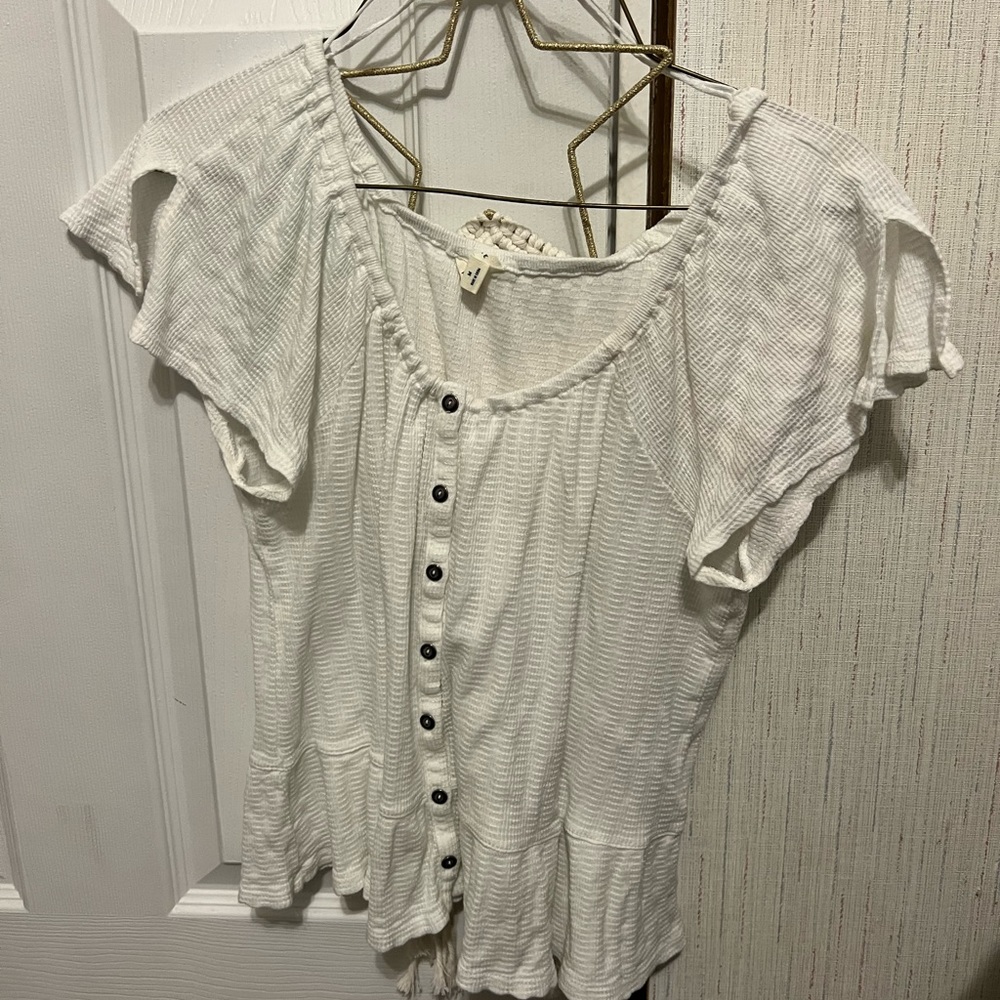White flowy t shirt